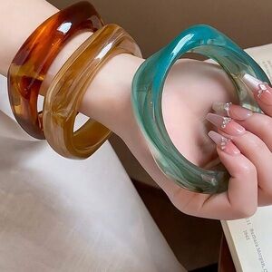New Acrylic resin bracelet cuffs